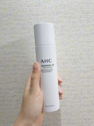 AHC 에이 에이치 씨 미니멀 10 워터리 에센스 — 5점을 준 리뷰어가 2018년 12월 올린 사용 사진