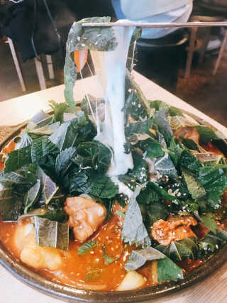[대성이네_신촌] 깻잎큰닭찜 한마리+사리 中 택2 set — 4점을 준 리뷰어가 2019년 2월 올린 사용 사진