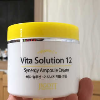 지고트 비타솔루션12 시너지 앰플 크림 100ml — 4점을 준 리뷰어가 2019년 6월 올린 사용 사진