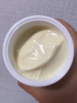 프리미어룩 실크 리프팅 아이 앤 넥 크림 — 5점을 준 리뷰어가 2019년 11월 올린 사용 사진