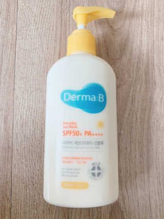 더마비 에브리데이 선블록 SPF50+ PA++++ — 5점을 준 리뷰어가 2019년 4월 올린 사용 사진
