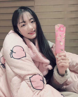 [후르디아] 과즙 뿜뿜 꿀보습 바디 에센스 3종 세트 — 4점을 준 리뷰어가 2019년 11월 올린 사용 사진