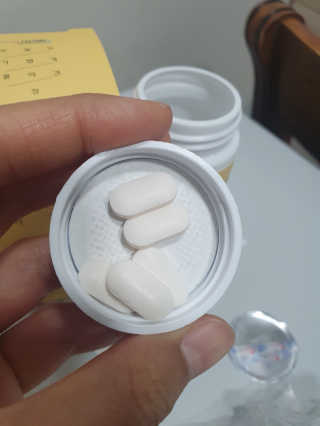 힐링팩토리 오늘도 가볍게 저분자 피쉬 콜라겐 정 — 5점을 준 리뷰어가 2020년 3월 올린 사용 사진