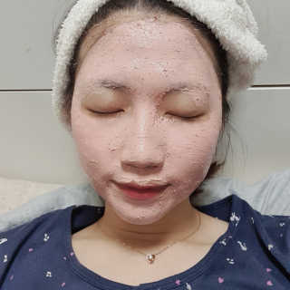 하프 문 아이즈 [하프문아이즈] 핑크 프루티X호지니 마스크팩 세트 — 5점을 준 리뷰어가 2019년 10월 올린 사용 사진