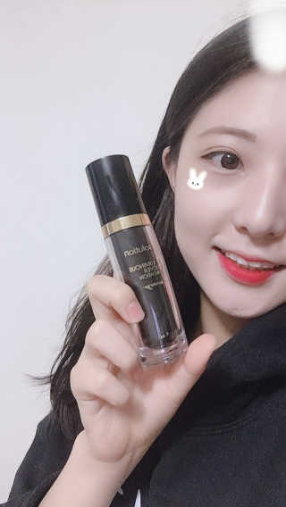 JM솔루션 물광 커버 파운데이션 럭셔리 — 5점을 준 리뷰어가 2018년 12월 올린 사용 사진