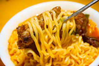 라면 그대로가 제일 맛있는 더엄마라면 — 5점을 준 리뷰어가 2019년 7월 올린 사용 사진