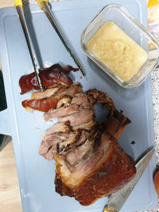 행복먹거리공작소 맥족. 맥주에 빠진 족발 550g + 마늘소스 70g — 4점을 준 리뷰어가 2020년 1월 올린 사용 사진