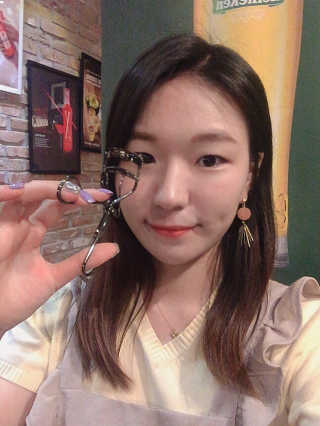 피카소 속눈썹 접착제 2종 + 아이미속눈썹 2종 — 4점을 준 리뷰어가 2019년 9월 올린 사용 사진