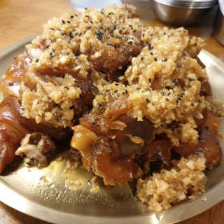 [동네맛집족발] 4개 족발 중 택1 — 5점을 준 리뷰어가 2019년 12월 올린 사용 사진