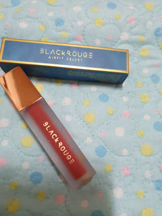 [블랙루즈] 에어 핏 벨벳 틴트5 1+1 — 5점을 준 리뷰어가 2019년 11월 올린 사용 사진