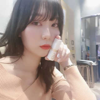 자빈드서울 플라워 포 미 벨벳 립스틱 — 4점을 준 리뷰어가 2019년 10월 올린 사용 사진