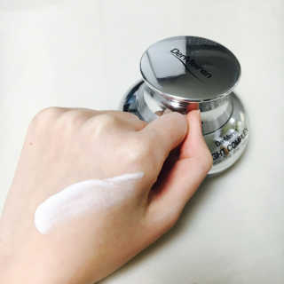 더메이런 에잇콤플렉스 워터드롭 화이트 크림 — 4점을 준 리뷰어가 2017년 1월 올린 사용 사진