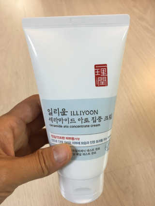 일리윤 세라마이드 아토 집중 크림 — 4점을 준 리뷰어가 2017년 9월 올린 사용 사진