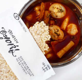 두번째 국떡 국가대표 떡볶이 1팩 + 영미칩 2봉 증정 — 5점을 준 리뷰어가 2019년 2월 올린 사용 사진