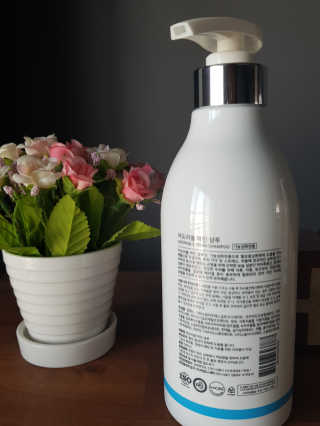 순수연구소 탈모증상완화 어도러블 여인 샴푸 500ml — 5점을 준 리뷰어가 2020년 3월 올린 사용 사진
