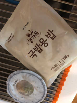 [풀무원] 사골곰탕국밥 황태해장국밥 — 5점을 준 리뷰어가 2018년 6월 올린 사용 사진