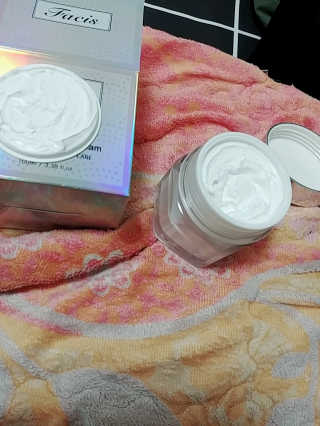 파시스 올인원 진주 화이트닝 크림 100ml — 3.17점을 준 리뷰어가 2019년 2월 올린 사용 사진
