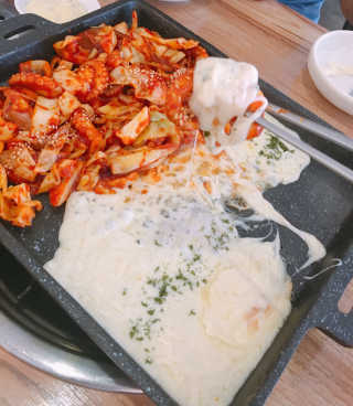 [쭈퐁] 치즈쭈꾸미 2인or삼겹쭈꾸미 2인+볶음밥 — 5점을 준 리뷰어가 2018년 8월 올린 사용 사진