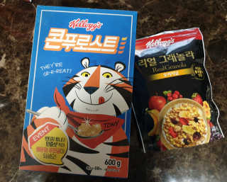 켈로그 콘프로스트,리얼 그래놀라 오리지널 — 5점을 준 리뷰어가 2019년 8월 올린 사용 사진