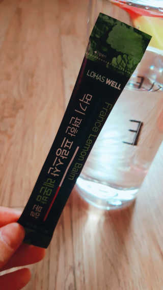 로하스웰 프랑스산 레몬밤 분말 — 3.17점을 준 리뷰어가 2018년 5월 올린 사용 사진