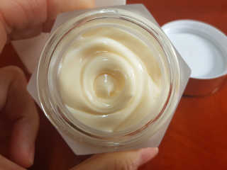 오지아이 마누카 허니 딥 케어 크림 50ml — 5점을 준 리뷰어가 2020년 1월 올린 사용 사진