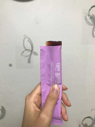 네츄럴굿띵스 태반 콜라겐 젤리 15포 — 4.83점을 준 리뷰어가 2018년 11월 올린 사용 사진