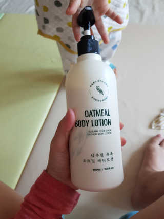 (주)에네스티 내추럴 촉촉  오트밀 바디로션 500ml — 5점을 준 리뷰어가 2019년 10월 올린 사용 사진