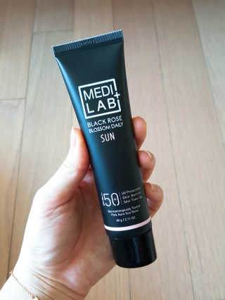 데이셀코스메틱 메디 랩 블랙로즈 블로썸 데일리 선 60g — 4.83점을 준 리뷰어가 2017년 6월 올린 사용 사진