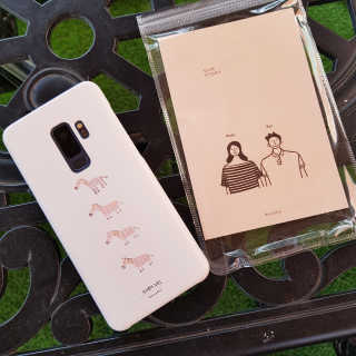 로지로이 감성일러스트 휴대폰케이스 하드타입 — 5점을 준 리뷰어가 2018년 9월 올린 사용 사진