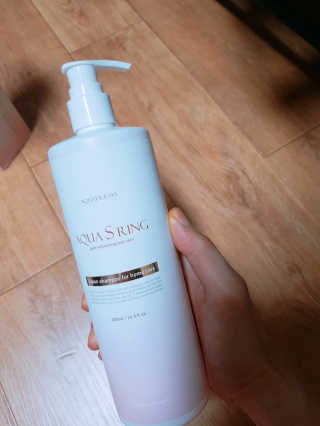 아쿠아큐링 아쿠아S링 퓨어리프레싱 헤어케어 500ml — 5점을 준 리뷰어가 2018년 7월 올린 사용 사진