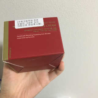 최윤하스텔라 최윤하 만물상 올인원 만능크림 — 4.67점을 준 리뷰어가 2018년 10월 올린 사용 사진