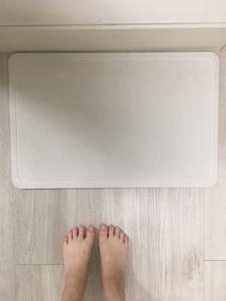 창신리빙 [규조토 욕실매트] 똑똑한 정리 수납 인테리어 — 3점을 준 리뷰어가 2019년 5월 올린 사용 사진
