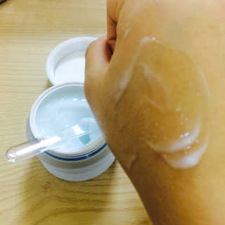 포렌코즈 아쿠아 커넥션 크림 — 3.33점을 준 리뷰어가 2017년 8월 올린 사용 사진
