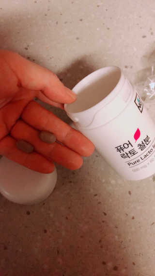 네츄럴굿띵스 퓨어 락토 철분 60일분 — 3점을 준 리뷰어가 2018년 2월 올린 사용 사진
