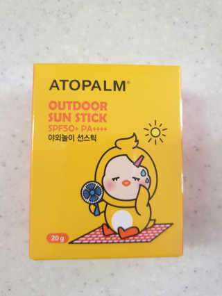 아토팜 야외놀이 선스틱 SPF50+ PA++++ — 4점을 준 리뷰어가 2020년 3월 올린 사용 사진