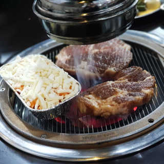 [두툼갈비] 두툼갈비 2인분 + 매콤치즈버섯 set — 5점을 준 리뷰어가 2018년 11월 올린 사용 사진