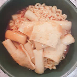 홍대미미네국물떡볶이 [홍대미미네]오리지널 국물 떡볶이4팩 + 라면사리 — 5점을 준 리뷰어가 2019년 4월 올린 사용 사진
