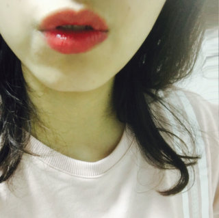 홀리카 홀리카 2016 F/W 리미티드 프로:뷰티 에나멜 볼립틴트 — 3.5점을 준 리뷰어가 2016년 9월 올린 사용 사진