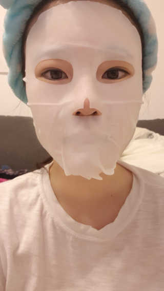 23years old 코쿤 윌로우 실키 마스크 — 5점을 준 리뷰어가 2018년 2월 올린 사용 사진