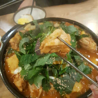 [대성이네_신촌] 깻잎큰닭찜 한마리+사리 中 택2 set — 5점을 준 리뷰어가 2019년 2월 올린 사용 사진