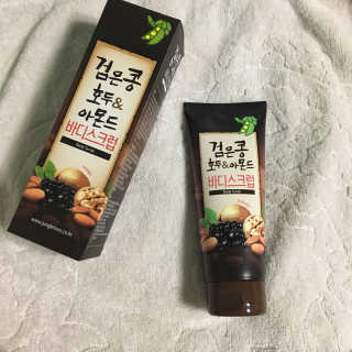 정글트리 검은콩 호두 아몬드 바디스크럽 — 4.17점을 준 리뷰어가 2018년 3월 올린 사용 사진