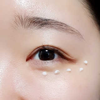 엠씨이 이지에프 바이탈 아이크림 — 5점을 준 리뷰어가 2018년 2월 올린 사용 사진