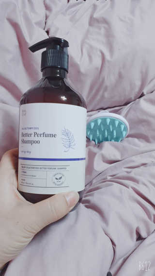 달리프 베러 퍼퓸 샴푸 1000ml 레이니데이 or 일랑로즈 — 5점을 준 리뷰어가 2020년 2월 올린 사용 사진