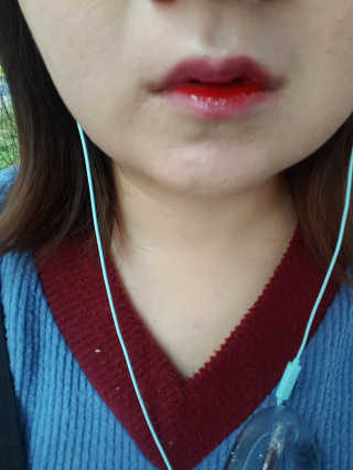 테라다이아 립 메이트 오일 — 4점을 준 리뷰어가 2018년 5월 올린 사용 사진