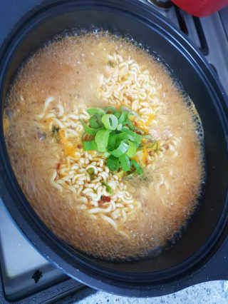 라면 그대로가 제일 맛있는 더엄마라면 — 5점을 준 리뷰어가 2019년 9월 올린 사용 사진