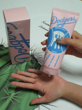 MLB COSMETICS [MLB PLAY] 퍼펙트 바디핏 크림 200ml — 5점을 준 리뷰어가 2019년 11월 올린 사용 사진