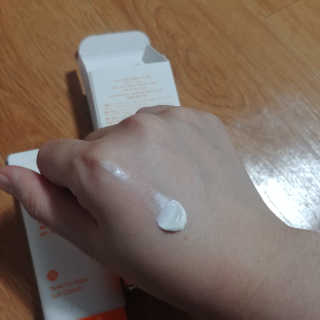 [후르디아] 혼합자차 선 에센스+톤업 선크림 2종 — 4점을 준 리뷰어가 2019년 6월 올린 사용 사진