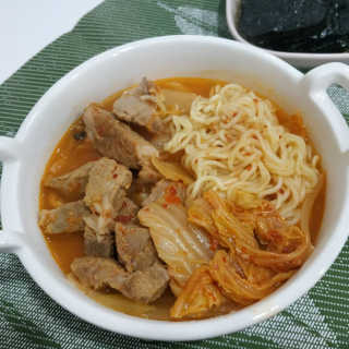 땡땡쿡 더실비김치찌개 2인분 710g 라면사리 포함 — 3점을 준 리뷰어가 2020년 1월 올린 사용 사진