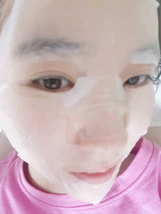 GARANG GARANG 피오니 룻 모이스처라이징 앤 수딩 마스크팩 — 4점을 준 리뷰어가 2019년 8월 올린 사용 사진