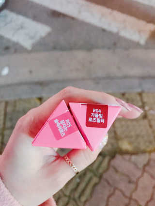[블랙루즈] 로즈 벨벳 립스틱 택1+랜덤1 — 5점을 준 리뷰어가 2019년 1월 올린 사용 사진